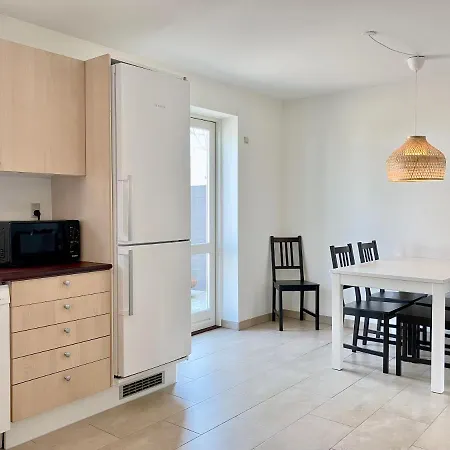 2 Bedroom Located At Appartement Give