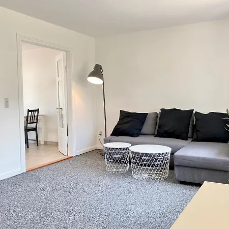 2 Bedroom Located At شقة جايف